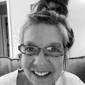 Meet your Posher, Leslie